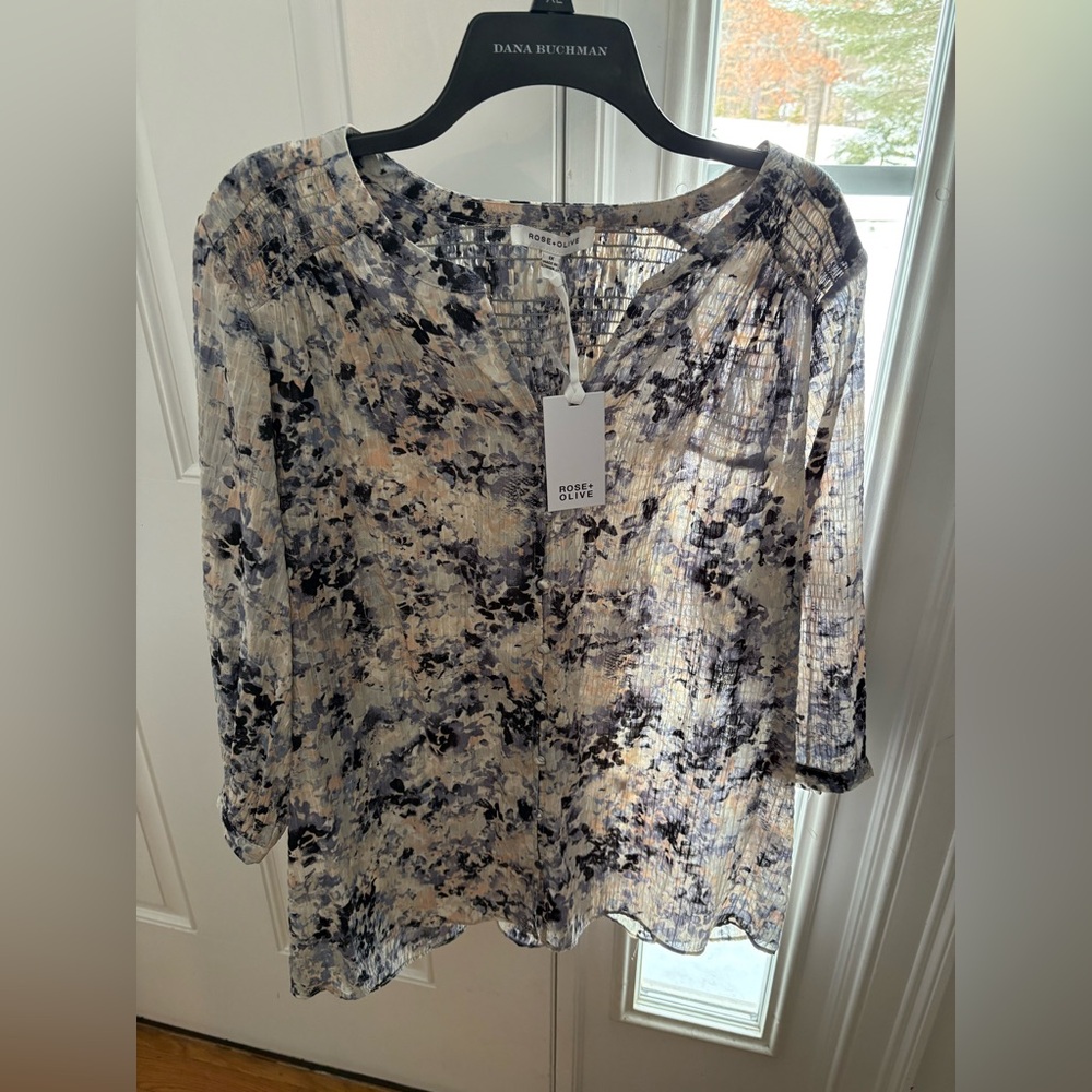 NWT Rose & Olive Women’s blue floral blouse - Size 1X